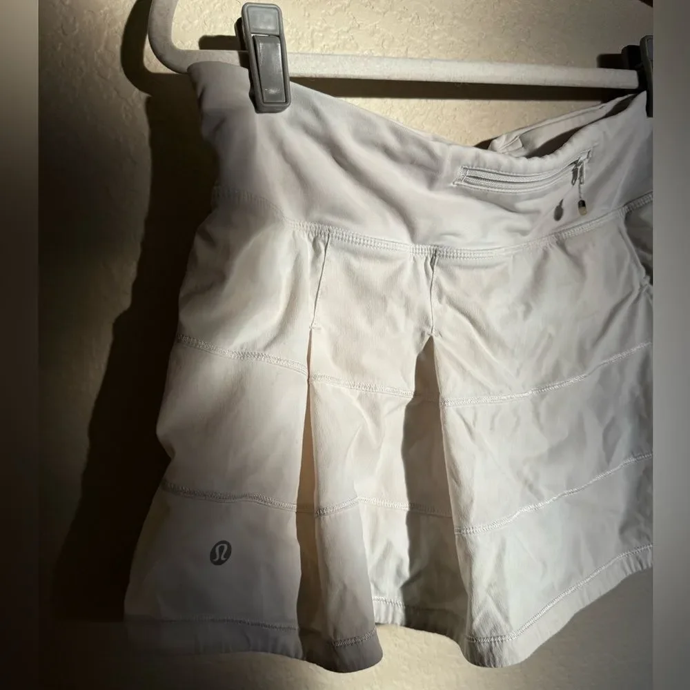 Lululemon pace rival skirt size 8 in‎ white